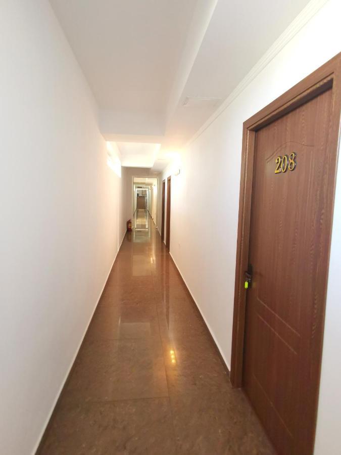 Hotel Dinastia Pitesti Bagian luar foto